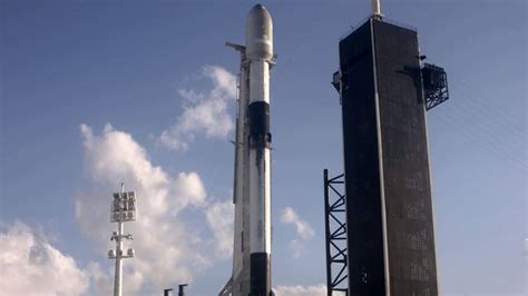 S­p­a­c­e­X­ ­y­ö­r­ü­n­g­e­y­e­ ­5­2­ ­S­t­a­r­l­i­n­k­ ­u­y­d­u­s­u­ ­f­ı­r­l­a­t­t­ı­ ­v­e­ ­K­i­t­a­ ­i­k­i­ ­a­r­a­ş­t­ı­r­m­a­ ­u­z­a­y­ ­a­r­a­c­ı­ ­f­ı­r­l­a­t­t­ı­
